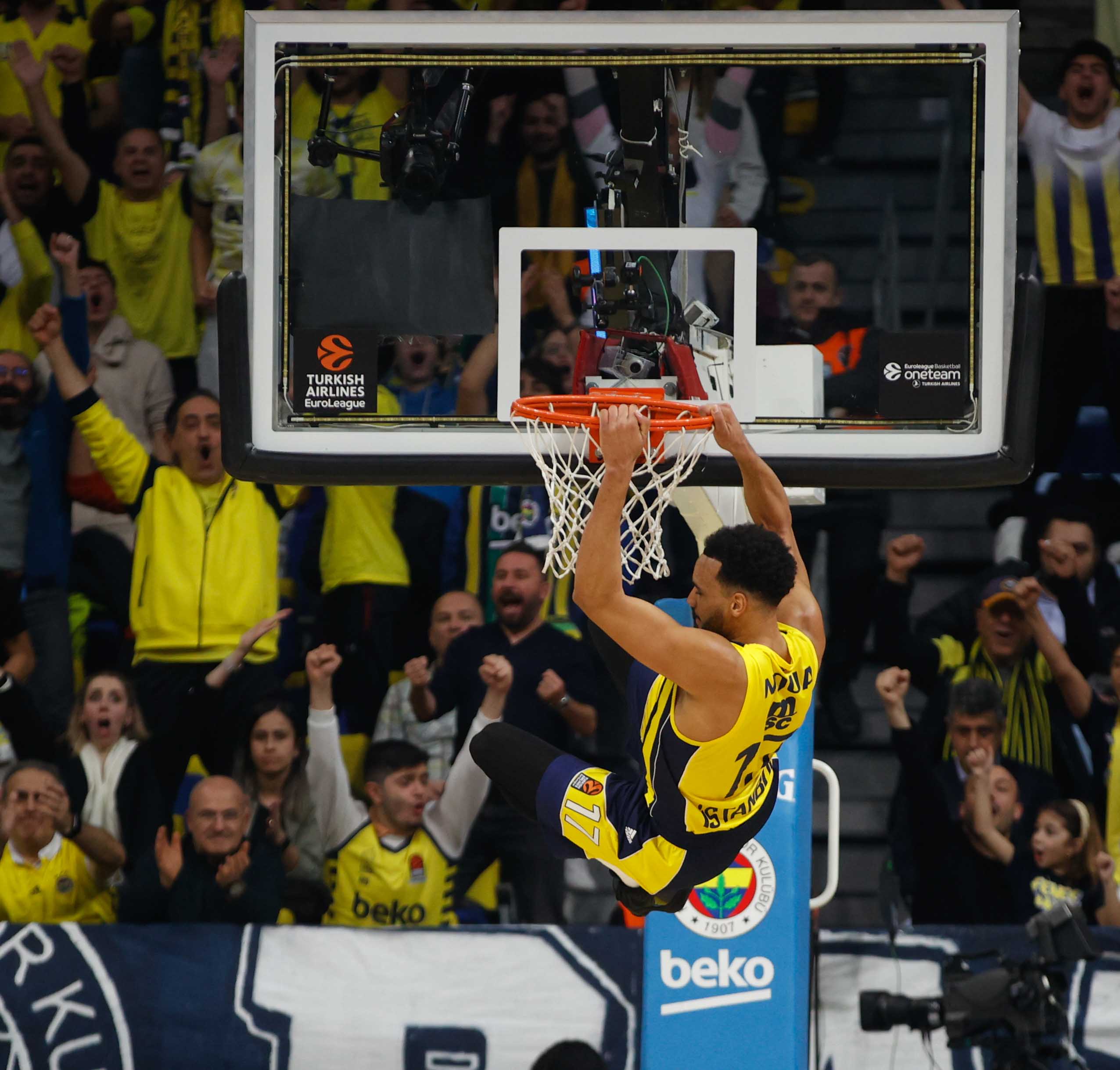 fenerbahce-beko-amine-nouanin-sozlesme-14895-001.jpg