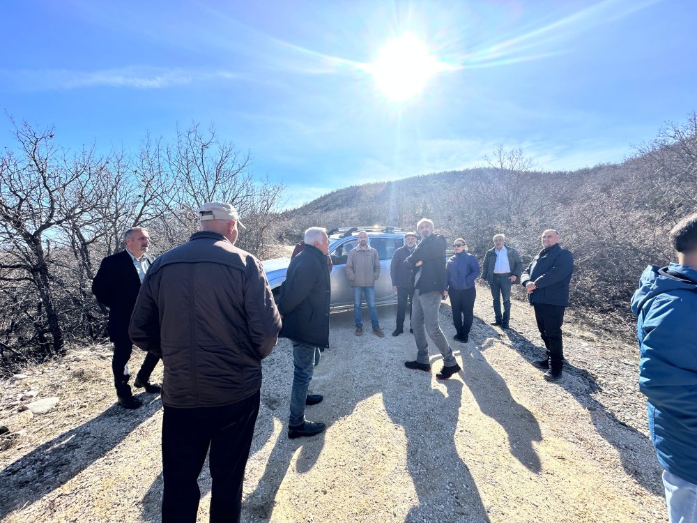 Köylülerden protesto: 'Buranın ikinci bir İliç olmasını kesinlikle istemiyoruz' dediler, yolu kapattılar