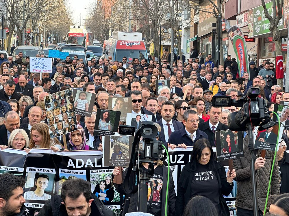 Özgür Özel'den Çorlu kararına tepki: 'Adaleti rayların altında bırakmayacağız'