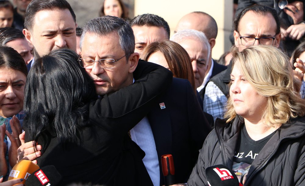 Özgür Özel'den Çorlu kararına tepki: 'Adaleti rayların altında bırakmayacağız'