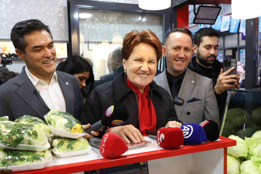 Meral Akşener Bayrampaşa ve Eyüpsultan’da esnaf ziyaretinde bulundu