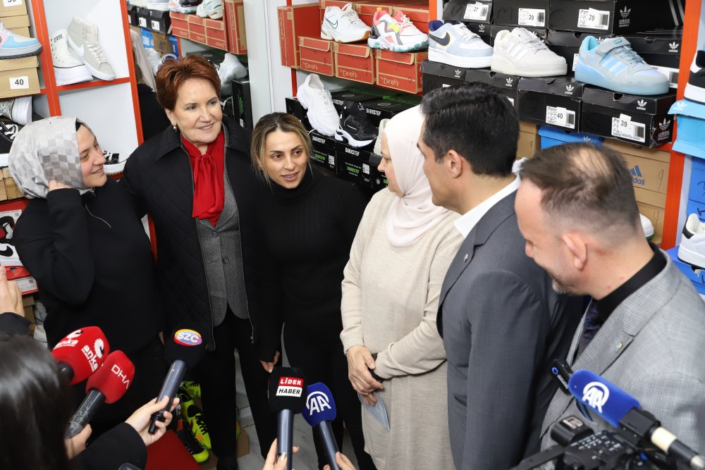 Meral Akşener Bayrampaşa ve Eyüpsultan’da esnaf ziyaretinde bulundu