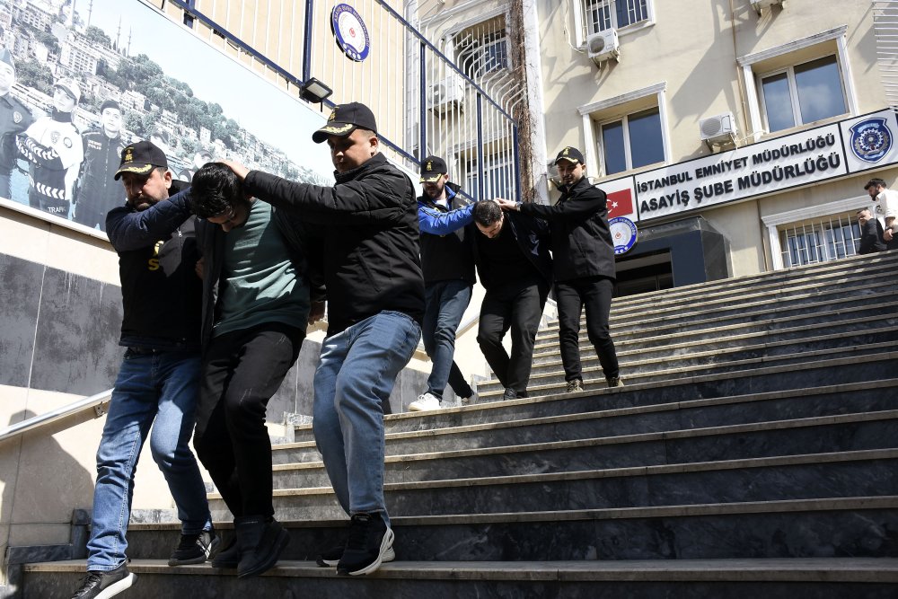 Eşini ve oğlunu katledip tarlaya gömen baba adliyeye sevk edildi