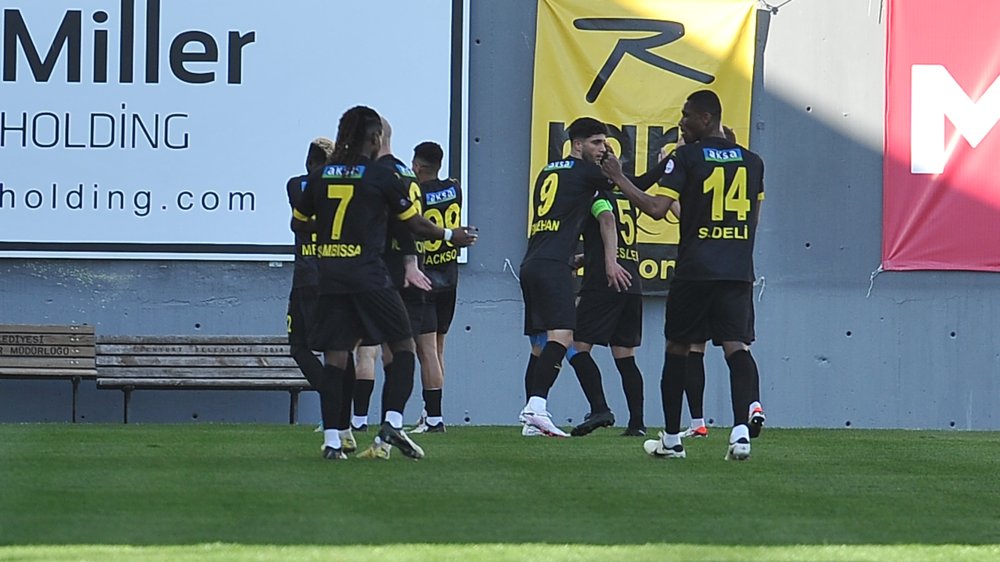 Kasımpaşa rakibini evinde 2-1 yendi