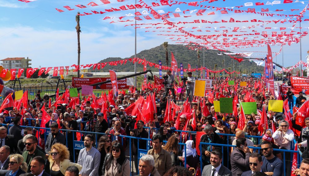 Özgür Özel: 'Meral Hanım ile Ankara'da siyasi ittifak kuramadık ama...'