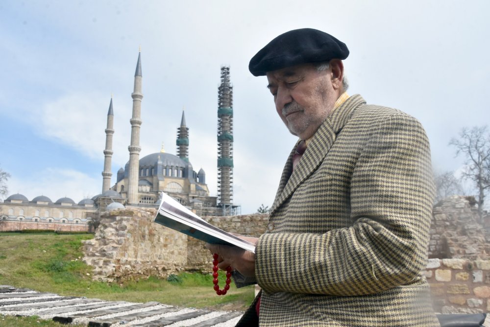 Selimiye'nin emekli müezzini anılarını kitapta topladı