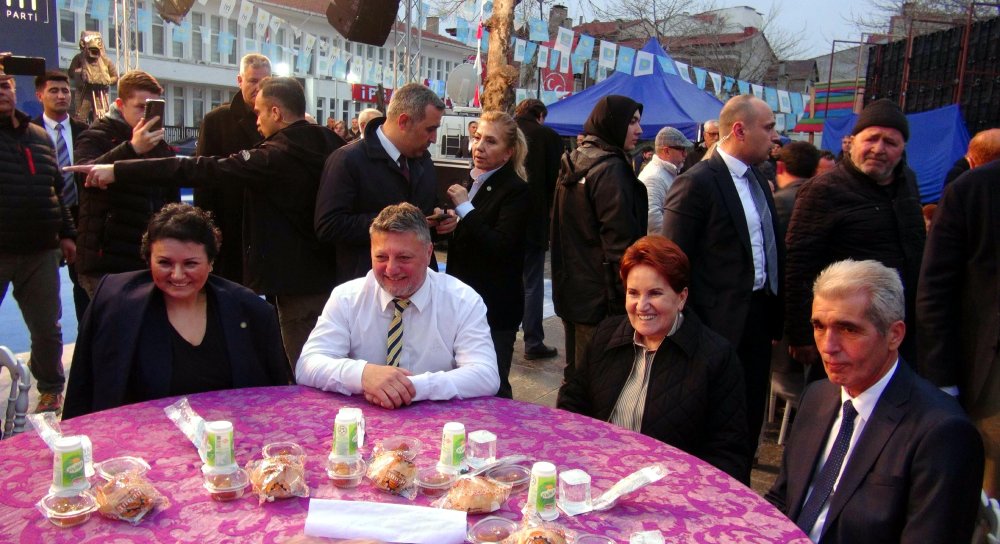 Meral Akşener Özgür Özel'e: Bunun adına 'Yan gel Osman' denir, çalışın!