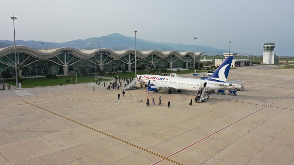 Hatay'da uçak seferleri yeniden başladı