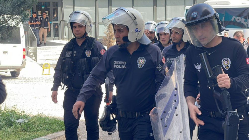 DEM Parti'nin kazandığı Hilvan’da ‘seçimin yenilenmesi kararı’ sonrası gerginlik