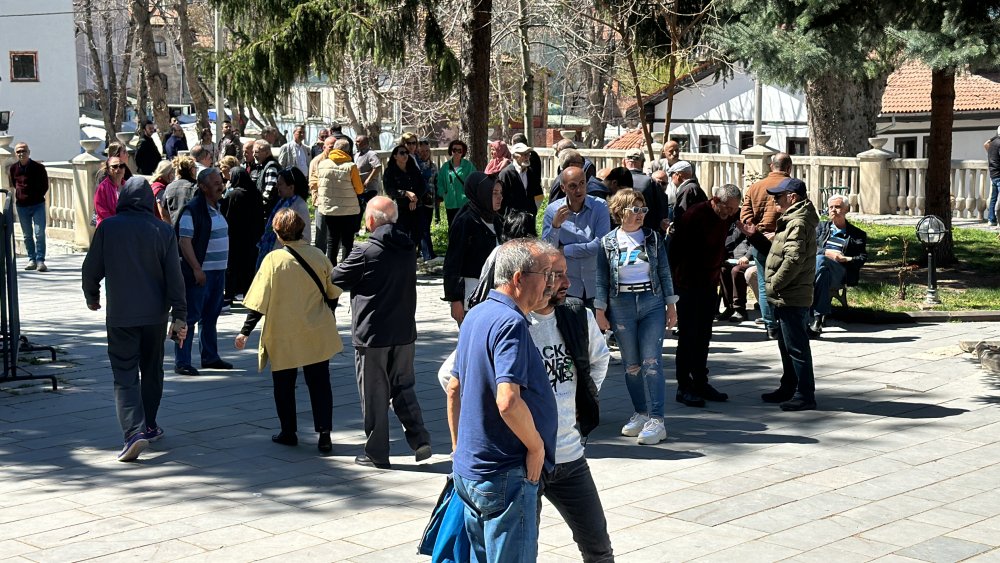 Kütahya'da oyların yeniden sayımında arbede: Polis geniş güvenlik önlemi aldı