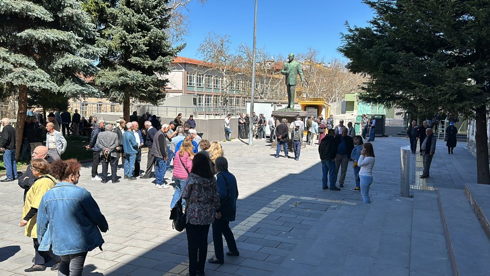 Kütahya'da oyların yeniden sayımında arbede: Polis geniş güvenlik önlemi aldı