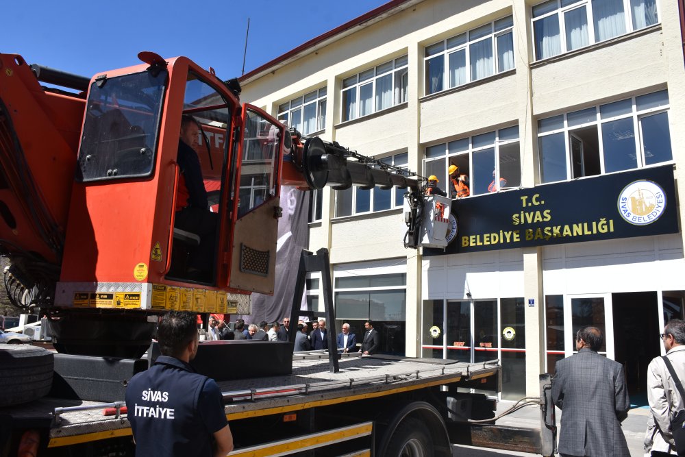 Sivas Belediyesi’nin tabelasına 'T.C.' ibaresi eklendi: 'Bu sadece isim değişikliği değil'