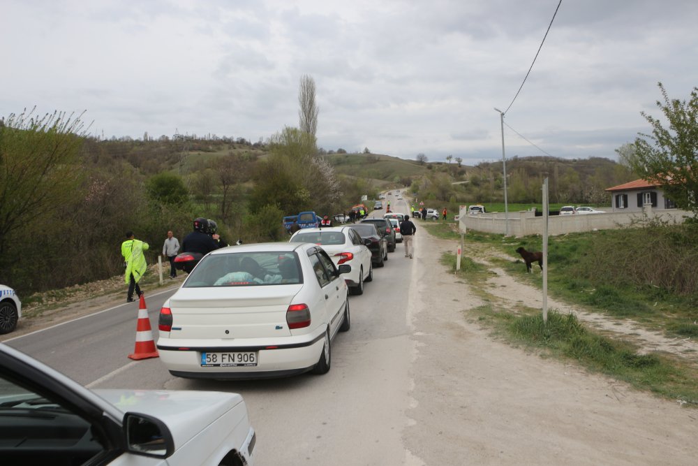 Tokat’ta otomobiller kafa kafaya çarpıştı: 1 ölü, 8 yaralı