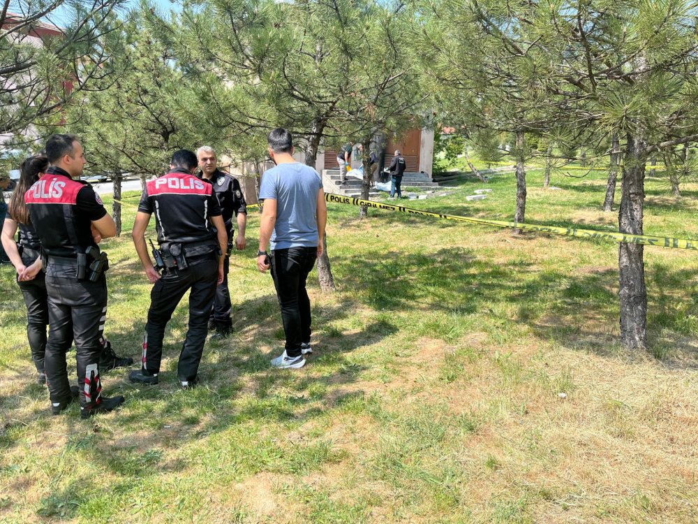 Boşanma aşamasındaki koca dehşet saçtı: 22 yaşındaki eşini 3 kurşunla öldürdü