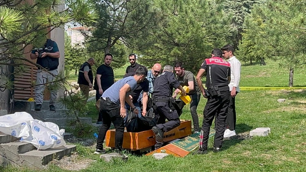 Boşanma aşamasındaki koca dehşet saçtı: 22 yaşındaki eşini 3 kurşunla öldürdü