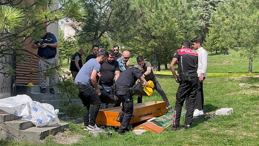 Boşanma aşamasındaki koca dehşet saçtı: 22 yaşındaki eşini 3 kurşunla öldürdü