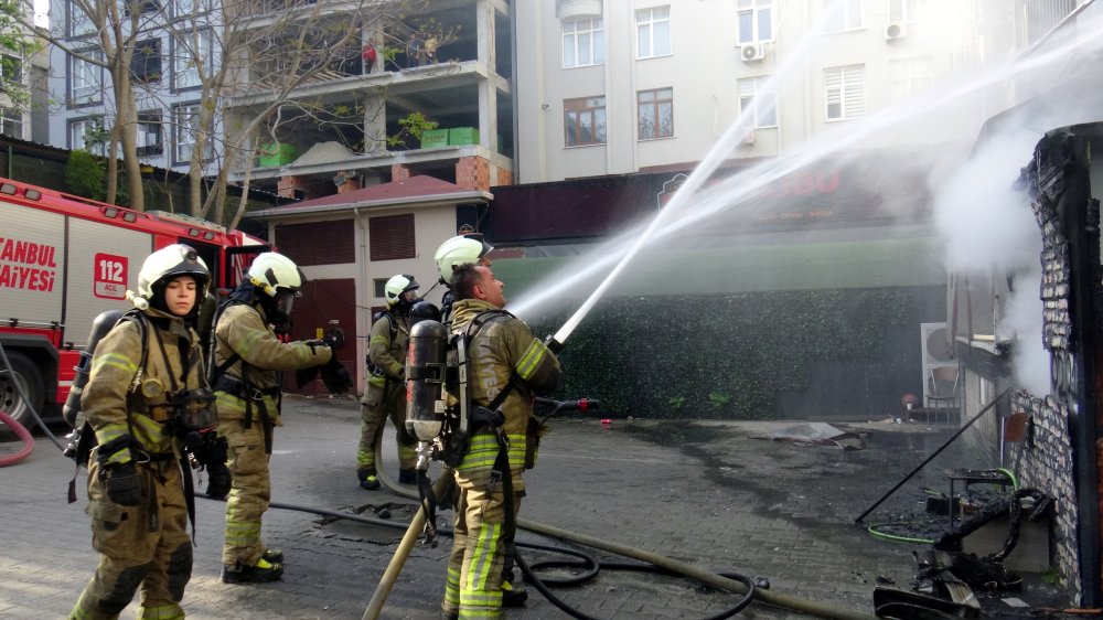 Avcılar’da korkutan otopark yangını