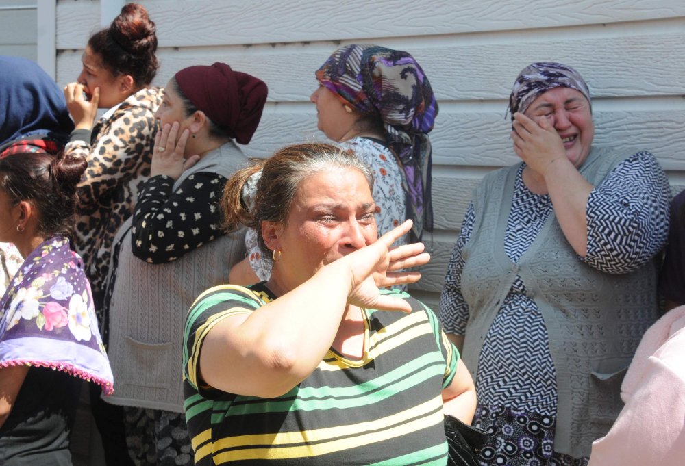 Boşanma aşamasındaki eşinin öldürdüğü Petek, gözyaşlarıyla toprağa verildi