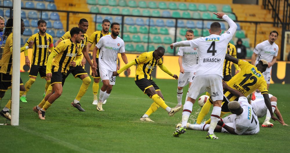 Süper Lig'e veda eden ilk takım belli oldu