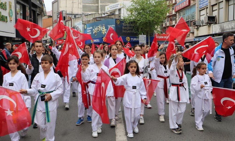 23 Nisan kutlamaları, Balkanlardan gelen çocukların katılımıyla başladı