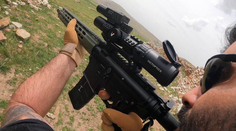 400 yıllık terk edilmiş köyde 'airsoft'