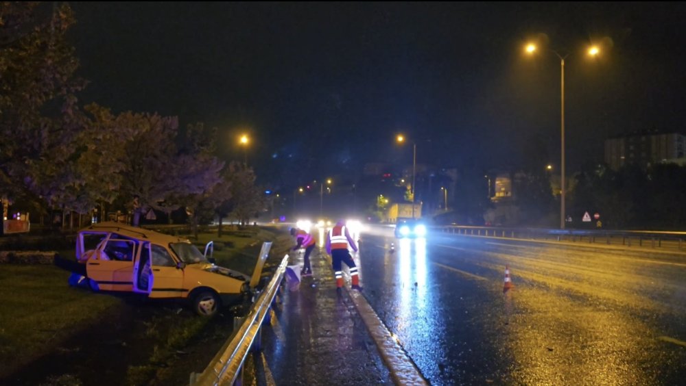 Alkollü sürücü kaza yaptı: Araç hurdaya döndü, 2 kişi ağır yaralandı