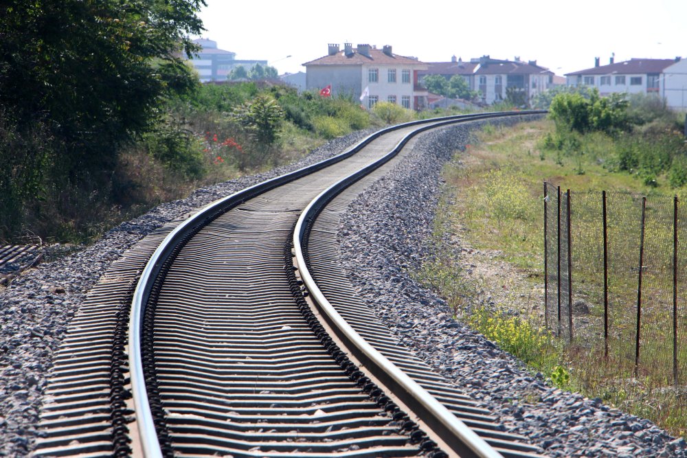 İstanbul-Edirne arası 1,5 saate iniyor!