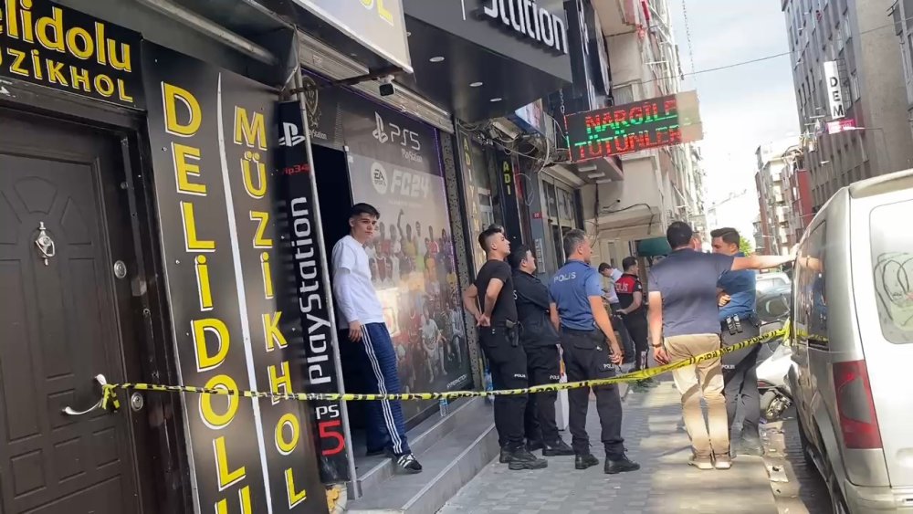 İstanbul'da oyun salonuna uzun namlulu silahla saldırı: 18 yaşındaki çalışan hayatını kaybetti