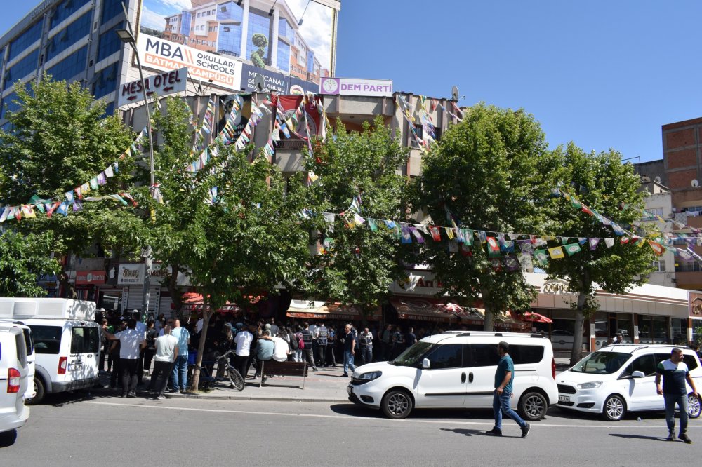 Batman'da kayyum protestosuna polis müdahalesi:Gözaltılar var