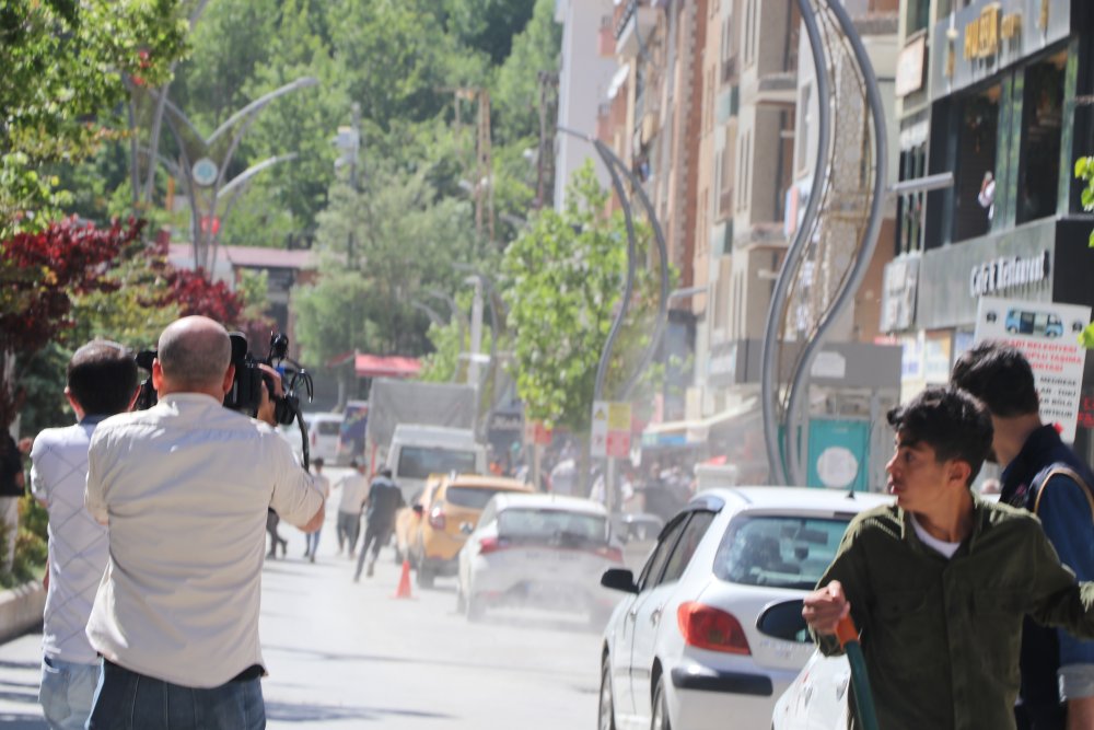 Hakkari'de kayyım protestosuna polis müdahalesi