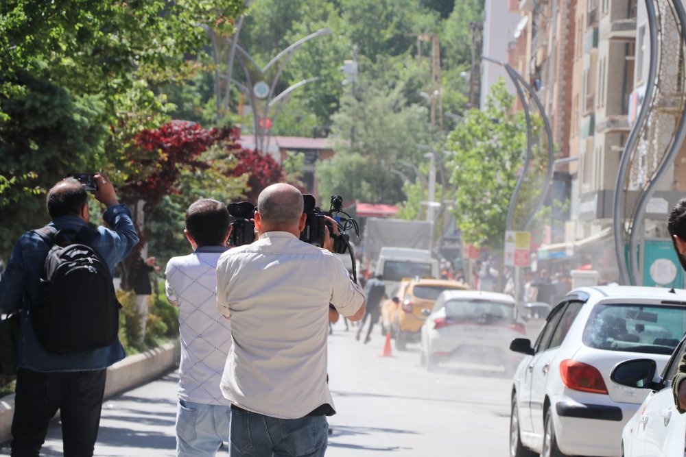 Hakkari'de kayyım protestosuna polis müdahalesi