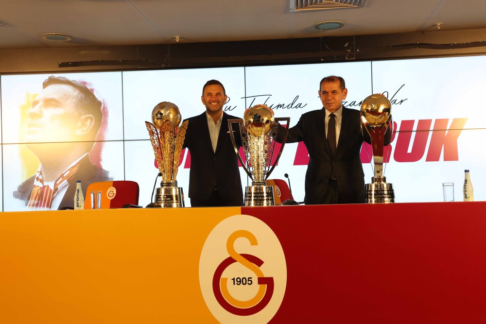 Okan Buruk 2 yıl daha Galatasaray'da