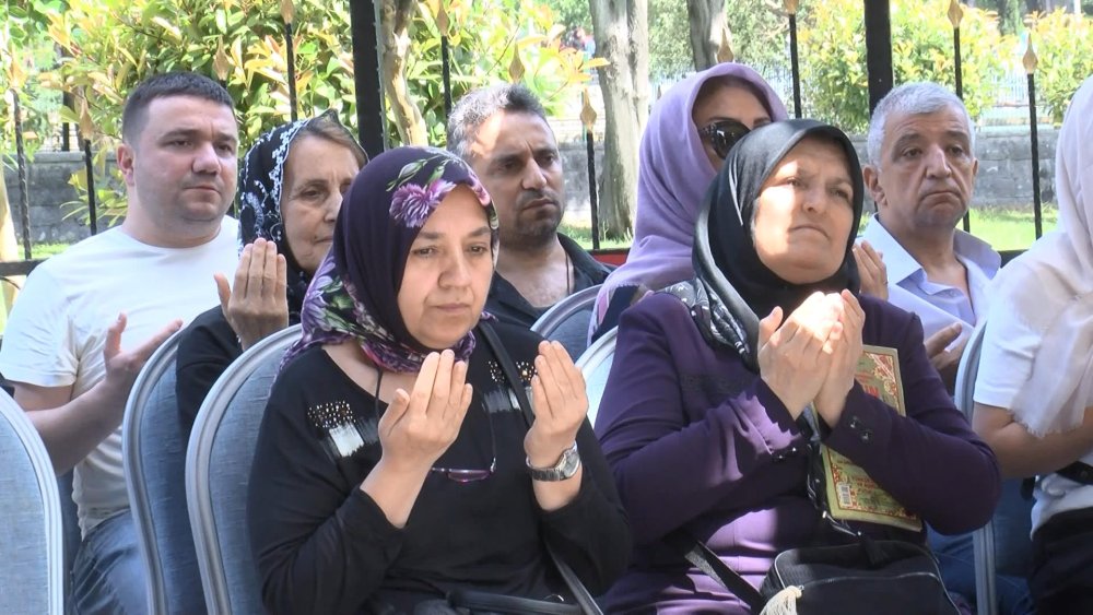 2016'daki Vezneciler'de saldırısında şehit olanlar polisler kabirleri başında anıldı