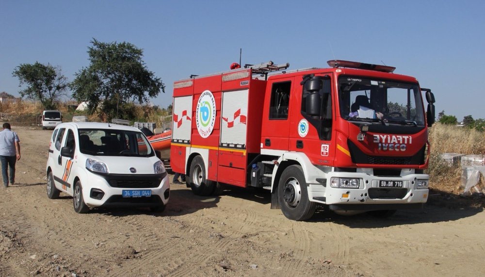 Tekirdağ'da 2 kişi lastik botla açıldıkları denizde mahsur kaldı