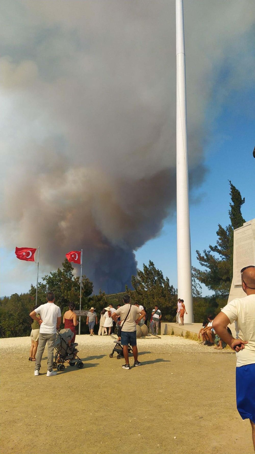 Çanakkale'de 2 yangında 952 futbol sahası büyüklüğündeki alan zarar gördü