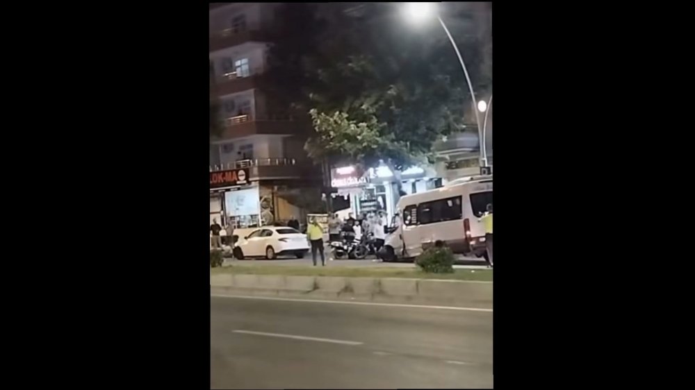 Park halindeki minibüs hayatlarını kurtardı: O anlar kamerada