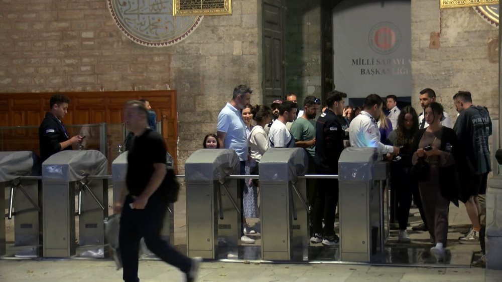 Topkapı Sarayı ilk kez gece ziyaretlerine açıldı