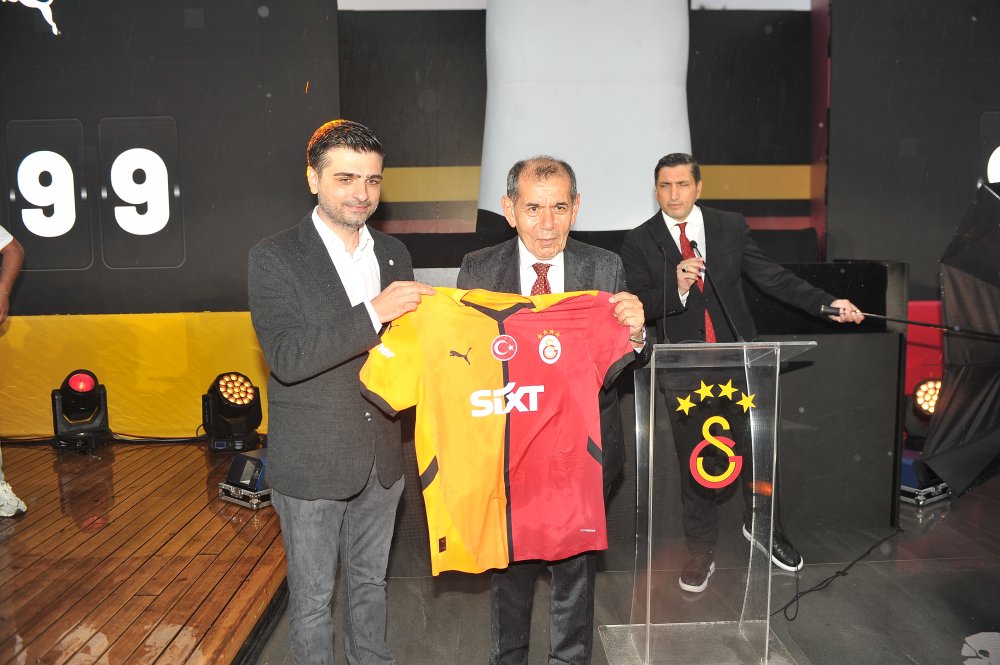 Galatasaray’ın yeni sezon formaları görücüye çıktı!