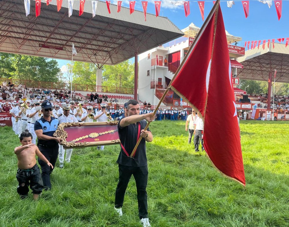 Kırkpınar Yağlı Güreşleri'nde açılış seremonisi gerçekleştirildi