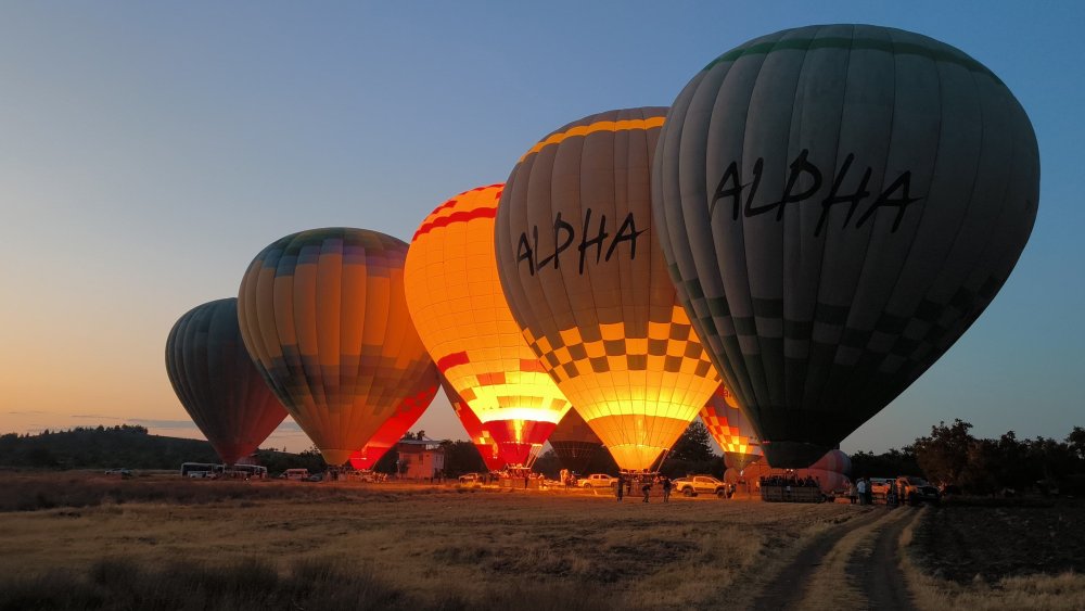 Salda Gölü'nü, sıcak hava balonlarıyla keşfettiler