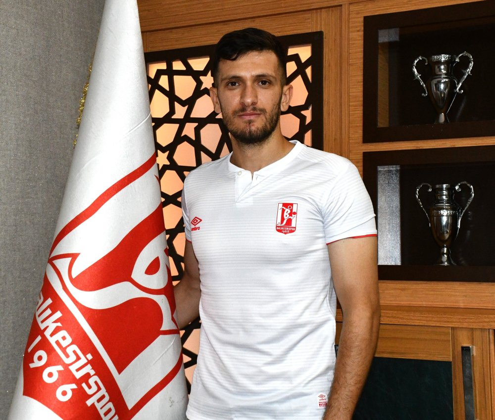 Balıkesirspor'da çifte imza