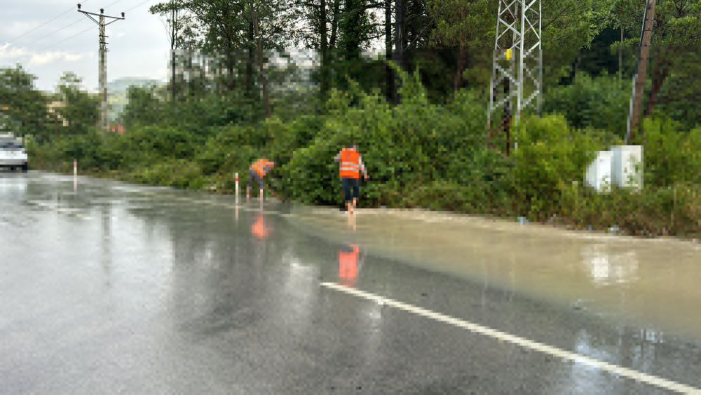 Bartın - Kastamonu Yolu taşkın nedeniyle kapandı