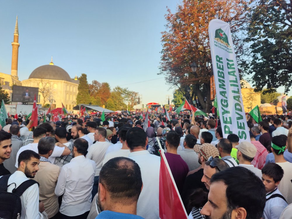 Ayasofya Meydanı'nda, Haniye için miting düzenlendi