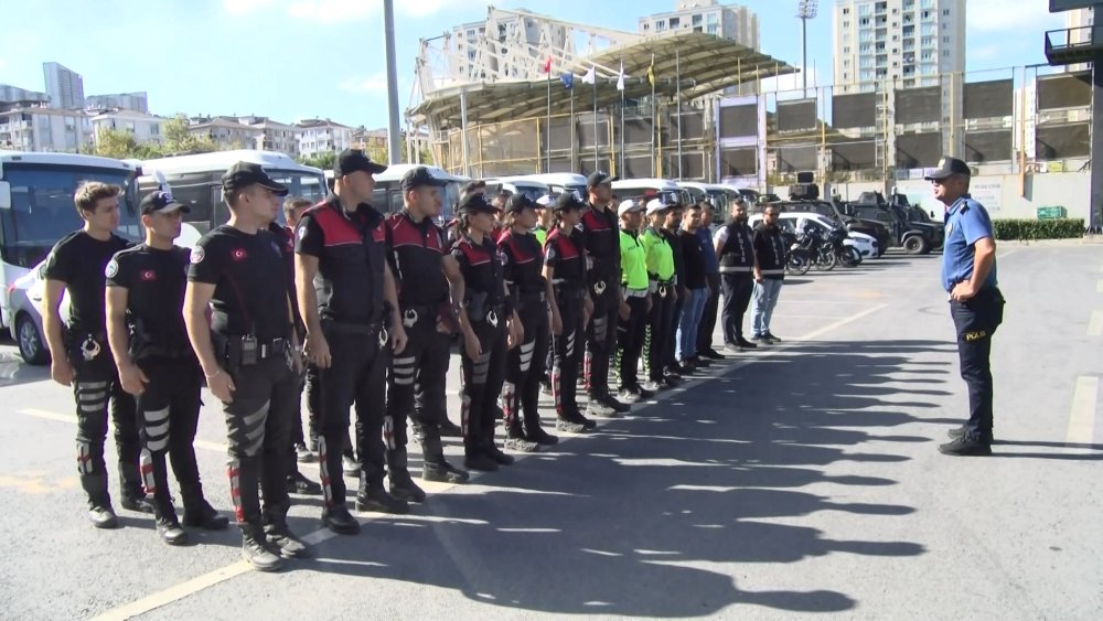 Denetim sırasında oto hırsızları suç üstü yakalandı