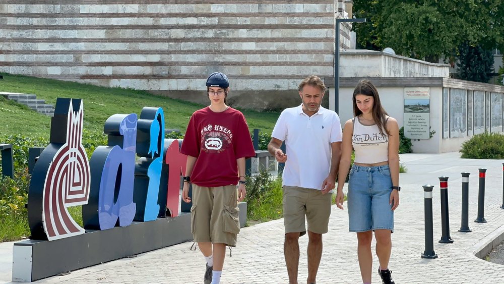 Gülafer, Almanya'da 16 yaşında belediye meclis üyesi seçildi!