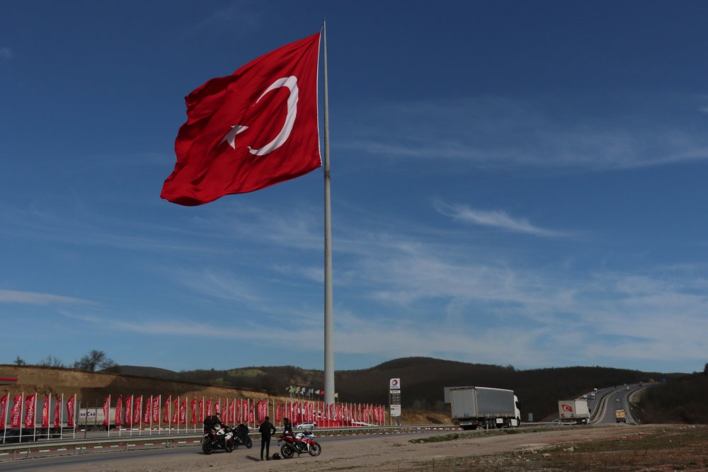 Türkiye'nin en büyük bayrağı’nın bulunduğu arazi mahkemelik oldu