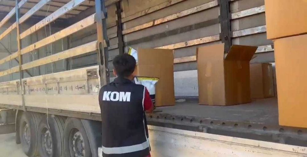 İki araçta 4,5 ton kaçak tütün ele geçirildi