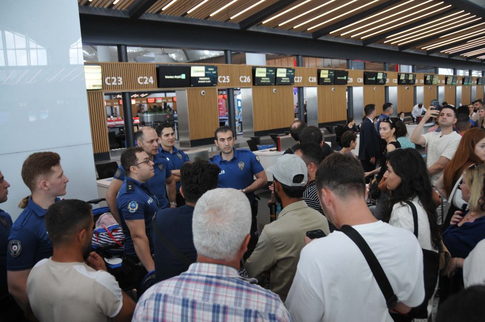 İstanbul Havalimanı'nda uçak krizi! 2 gündür bekletilen yolcular isyan etti