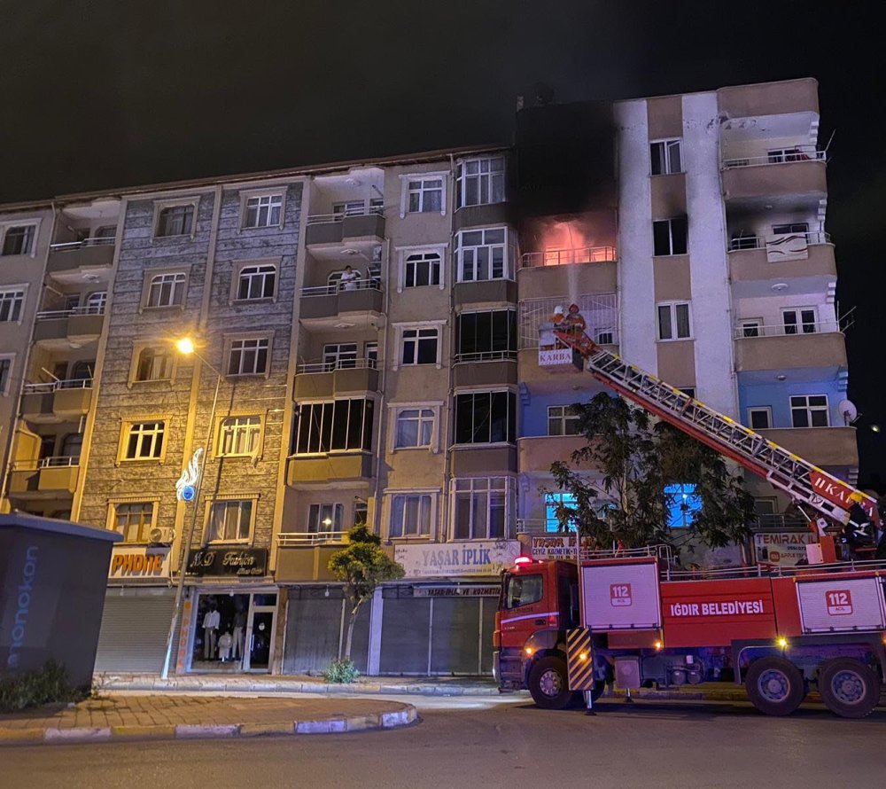 Iğdır'da çıkan yangın korkuttu: kiracı, evi ateşe verdi iddiası