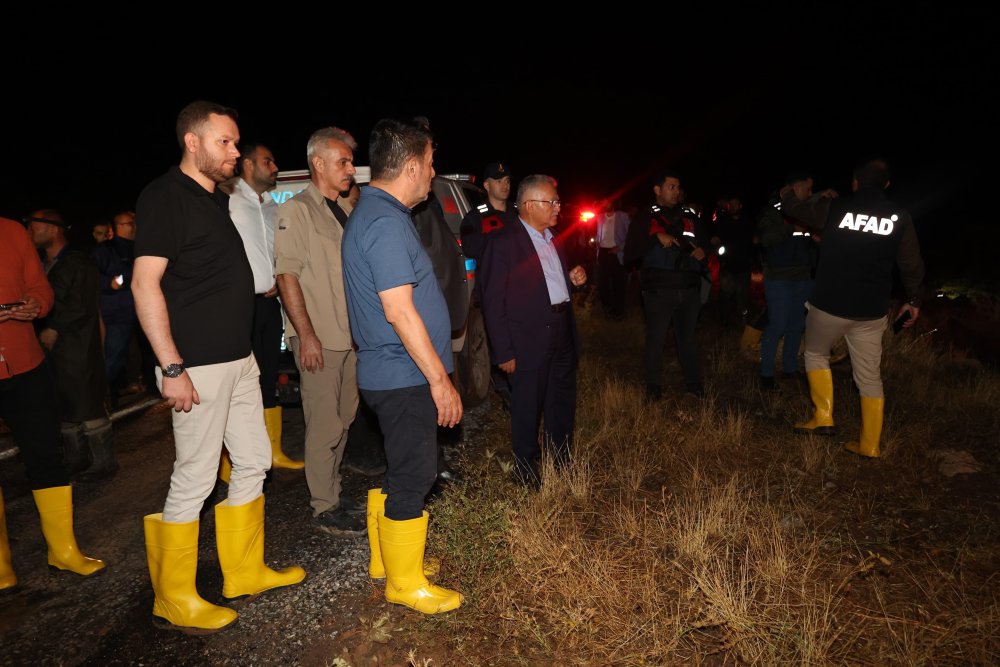 Sağanak sel ve heyelanın olduğu Kayseri'de, kayıp kişiyi arama çalışmaları sürüyor